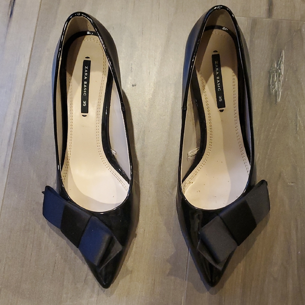 Zara Black Patent Leather Heels with Bow Accent